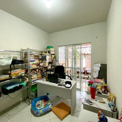 Casa Residencial com 133m², 4 quartos, 1 suíte, 2 garagens, no bairro Campeche em Florianópolis