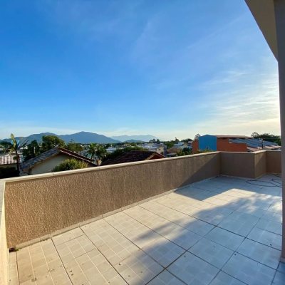 Casa Residencial com 133m², 4 quartos, 1 suíte, 2 garagens, no bairro Campeche em Florianópolis