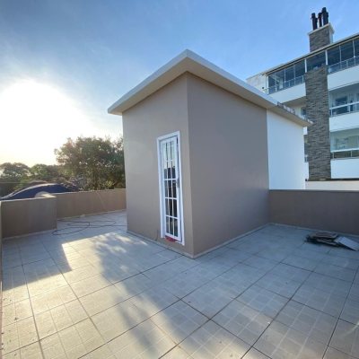 Casa Residencial com 133m², 4 quartos, 1 suíte, 2 garagens, no bairro Campeche em Florianópolis