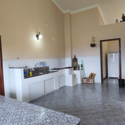 Chacara com 68000m², 6 quartos, 1 suíte, 10 garagens, no bairro Campeche em Florianópolis