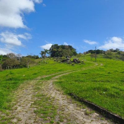Chacara com 68000m², 6 quartos, 1 suíte, 10 garagens, no bairro Campeche em Florianópolis