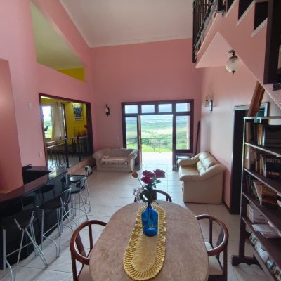 Chacara com 68000m², 6 quartos, 1 suíte, 10 garagens, no bairro Campeche em Florianópolis