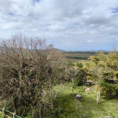 Chacara com 68000m², 6 quartos, 1 suíte, 10 garagens, no bairro Campeche em Florianópolis