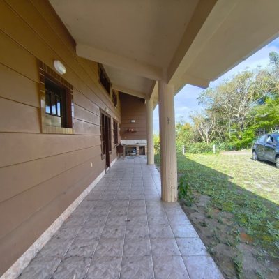 Chacara com 68000m², 6 quartos, 1 suíte, 10 garagens, no bairro Campeche em Florianópolis