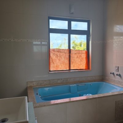 Chacara com 68000m², 6 quartos, 1 suíte, 10 garagens, no bairro Campeche em Florianópolis