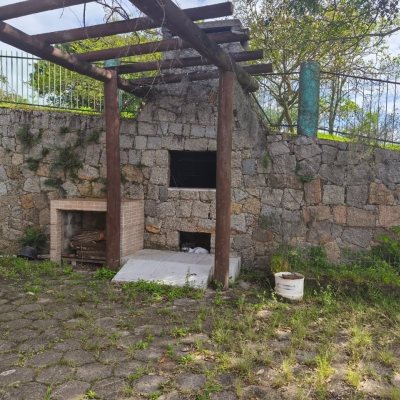 Chacara com 68000m², 6 quartos, 1 suíte, 10 garagens, no bairro Campeche em Florianópolis