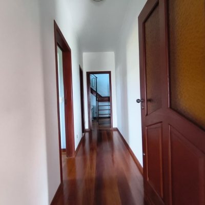 Chacara com 68000m², 6 quartos, 1 suíte, 10 garagens, no bairro Campeche em Florianópolis