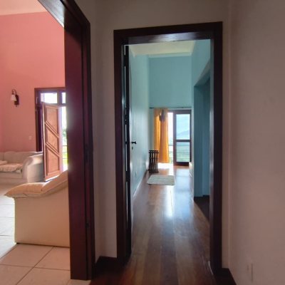 Chacara com 68000m², 6 quartos, 1 suíte, 10 garagens, no bairro Campeche em Florianópolis