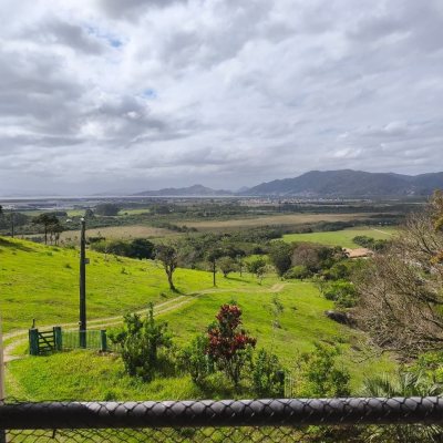 Chacara com 68000m², 6 quartos, 1 suíte, 10 garagens, no bairro Campeche em Florianópolis