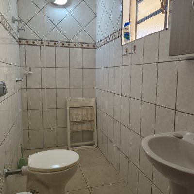 Chacara com 68000m², 6 quartos, 1 suíte, 10 garagens, no bairro Campeche em Florianópolis