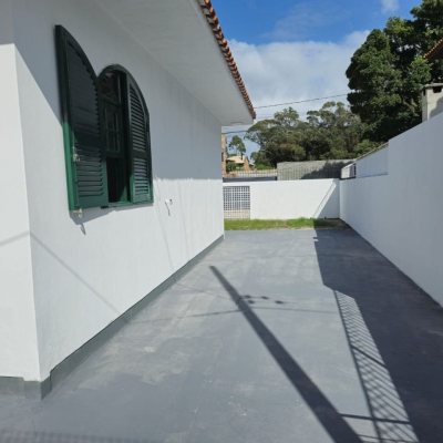 Casa Residencial com 107m², 3 quartos, 4 garagens, no bairro Ingleses do Rio Vermelho em Florianópolis