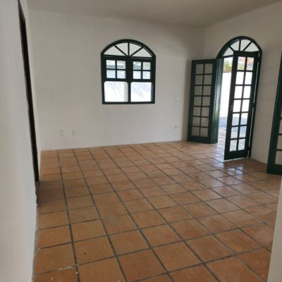 Casa Residencial com 107m², 3 quartos, 4 garagens, no bairro Ingleses do Rio Vermelho em Florianópolis