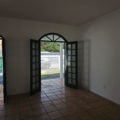 Casa Residencial com 107m², 3 quartos, 4 garagens, no bairro Ingleses do Rio Vermelho em Florianópolis