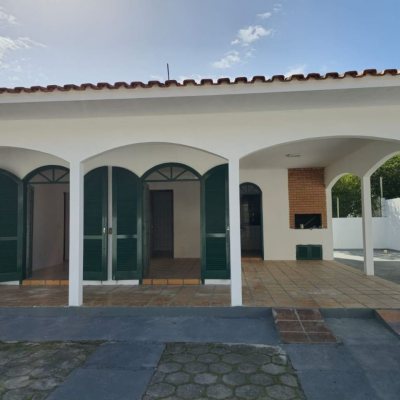 Casa Residencial com 107m², 3 quartos, 4 garagens, no bairro Ingleses do Rio Vermelho em Florianópolis