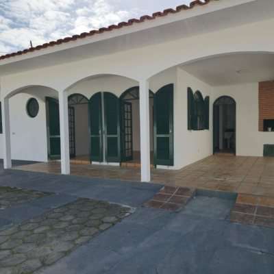 Casa Residencial com 107m², 3 quartos, 4 garagens, no bairro Ingleses do Rio Vermelho em Florianópolis