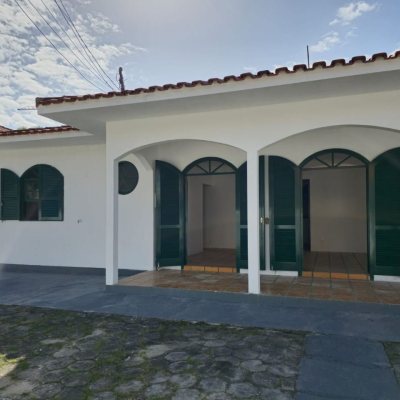 Casa Residencial com 107m², 3 quartos, 4 garagens, no bairro Ingleses do Rio Vermelho em Florianópolis