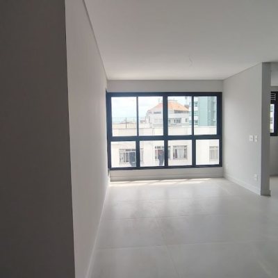 Apartamentos com 61m², 1 quarto, 1 garagem, no bairro Coqueiros em Florianópolis