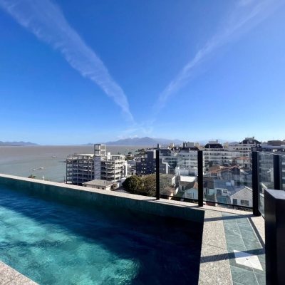 Apartamentos com 62m², 2 quartos, 1 suíte, 1 garagem, no bairro Coqueiros em Florianópolis