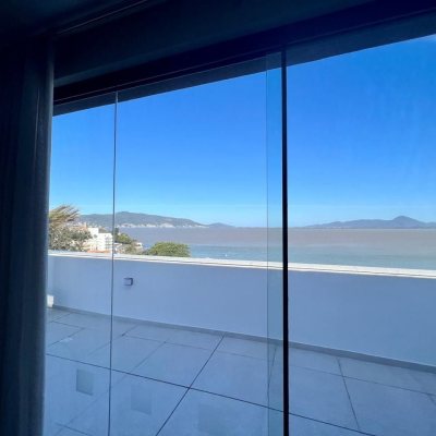 Apartamentos com 62m², 2 quartos, 1 suíte, 1 garagem, no bairro Coqueiros em Florianópolis