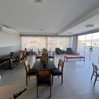 Apartamentos com 62m², 2 quartos, 1 suíte, 1 garagem, no bairro Coqueiros em Florianópolis