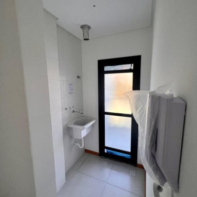 Apartamentos com 62m², 2 quartos, 1 suíte, 1 garagem, no bairro Coqueiros em Florianópolis