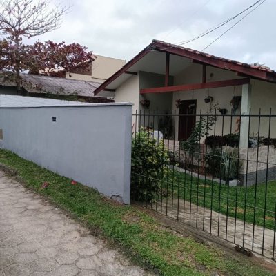 Casa Residencial com 42m², 2 quartos, 6 garagens, no bairro Vargem Grande em Florianópolis