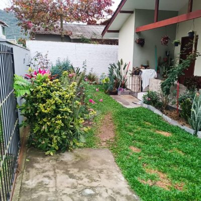 Casa Residencial com 42m², 2 quartos, 6 garagens, no bairro Vargem Grande em Florianópolis