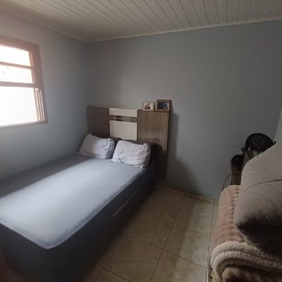 Casa Residencial com 42m², 2 quartos, 6 garagens, no bairro Vargem Grande em Florianópolis