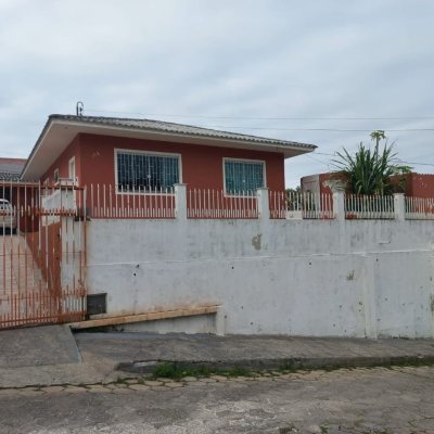 Casa Residencial com 122m², 3 quartos, 4 garagens, no bairro Fazenda Santo Antônio em São José