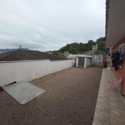 Casa Residencial com 122m², 3 quartos, 4 garagens, no bairro Fazenda Santo Antônio em São José