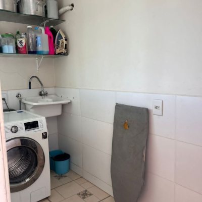 Casa Residencial com 122m², 3 quartos, 4 garagens, no bairro Fazenda Santo Antônio em São José