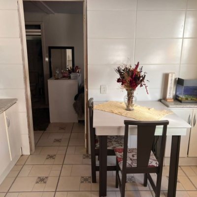 Casa Residencial com 122m², 3 quartos, 4 garagens, no bairro Fazenda Santo Antônio em São José