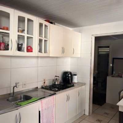 Casa Residencial com 122m², 3 quartos, 4 garagens, no bairro Fazenda Santo Antônio em São José