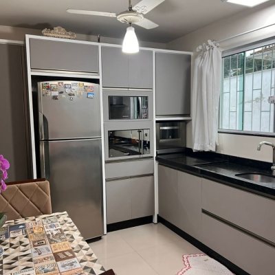 Casa Residencial com 122m², 3 quartos, 4 garagens, no bairro Fazenda Santo Antônio em São José