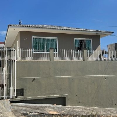 Casa Residencial com 122m², 3 quartos, 4 garagens, no bairro Fazenda Santo Antônio em São José