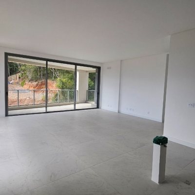 Cobertura com 167m², 3 quartos, 3 suítes, 3 garagens, no bairro Cacupé em Florianópolis