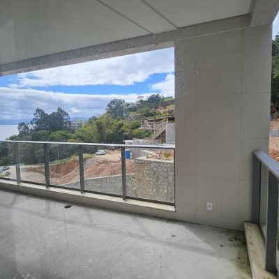 Cobertura com 167m², 3 quartos, 3 suítes, 3 garagens, no bairro Cacupé em Florianópolis