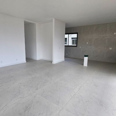 Cobertura com 167m², 3 quartos, 3 suítes, 3 garagens, no bairro Cacupé em Florianópolis
