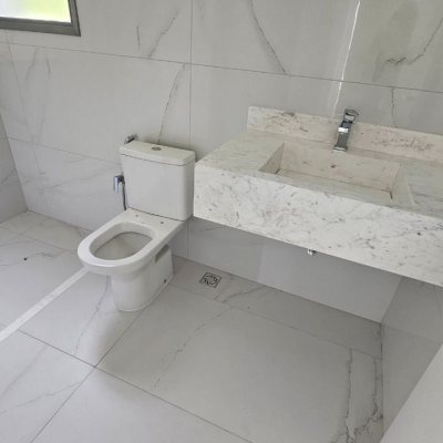 Cobertura com 167m², 3 quartos, 3 suítes, 3 garagens, no bairro Cacupé em Florianópolis