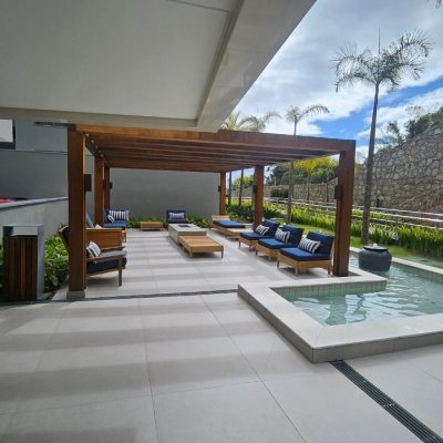 Cobertura com 167m², 3 quartos, 3 suítes, 3 garagens, no bairro Cacupé em Florianópolis