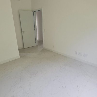 Cobertura com 167m², 3 quartos, 3 suítes, 3 garagens, no bairro Cacupé em Florianópolis