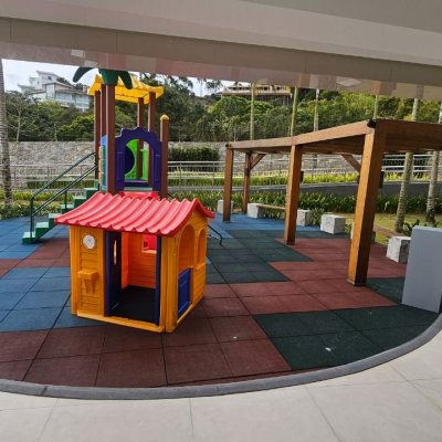 Cobertura com 167m², 3 quartos, 3 suítes, 3 garagens, no bairro Cacupé em Florianópolis