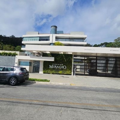Cobertura com 167m², 3 quartos, 3 suítes, 3 garagens, no bairro Cacupé em Florianópolis