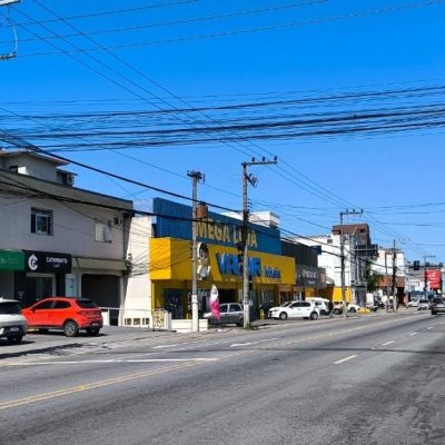 Terreno Comercial/Residencial com 300m², no bairro Barreiros em São José