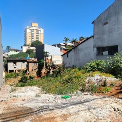 Terreno Comercial/Residencial com 300m², no bairro Barreiros em São José