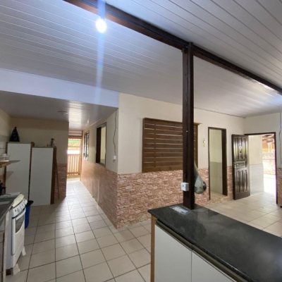 Casa Residencial com 120m², 2 quartos, 2 garagens, no bairro Ribeirão Da Ilha em Florianópolis