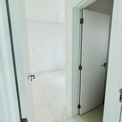 Casa Residencial com 181m², 4 quartos, 4 suítes, 2 garagens, no bairro Ingleses do Rio Vermelho em Florianópolis