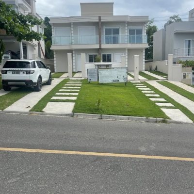 Casa Residencial com 181m², 4 quartos, 4 suítes, 2 garagens, no bairro Ingleses do Rio Vermelho em Florianópolis