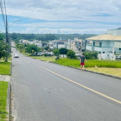 Casa Residencial com 181m², 4 quartos, 4 suítes, 2 garagens, no bairro Ingleses do Rio Vermelho em Florianópolis