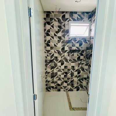 Casa Residencial com 181m², 4 quartos, 4 suítes, 2 garagens, no bairro Ingleses do Rio Vermelho em Florianópolis